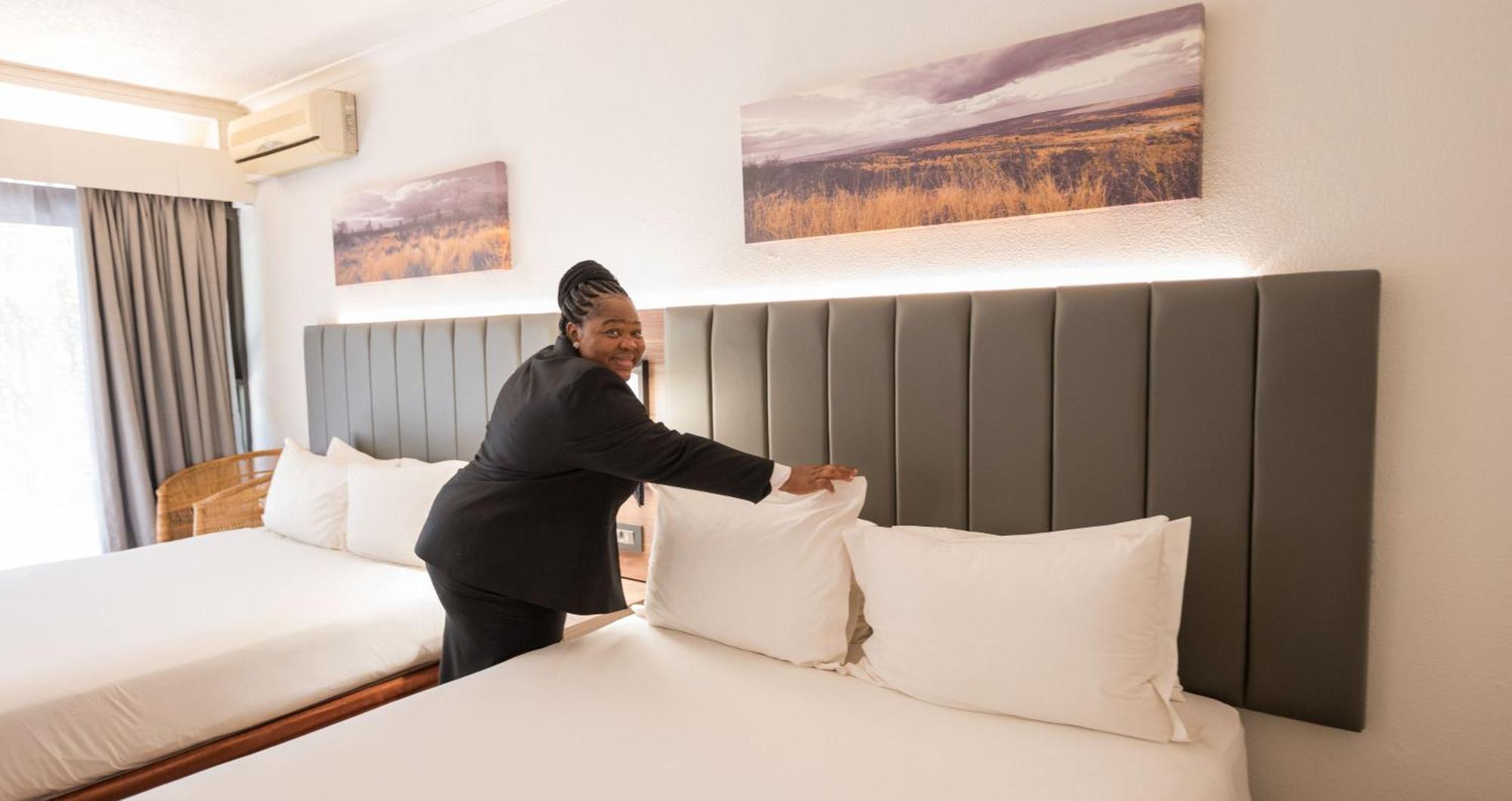 Anew Hotel Хлухлуве Екстериор снимка