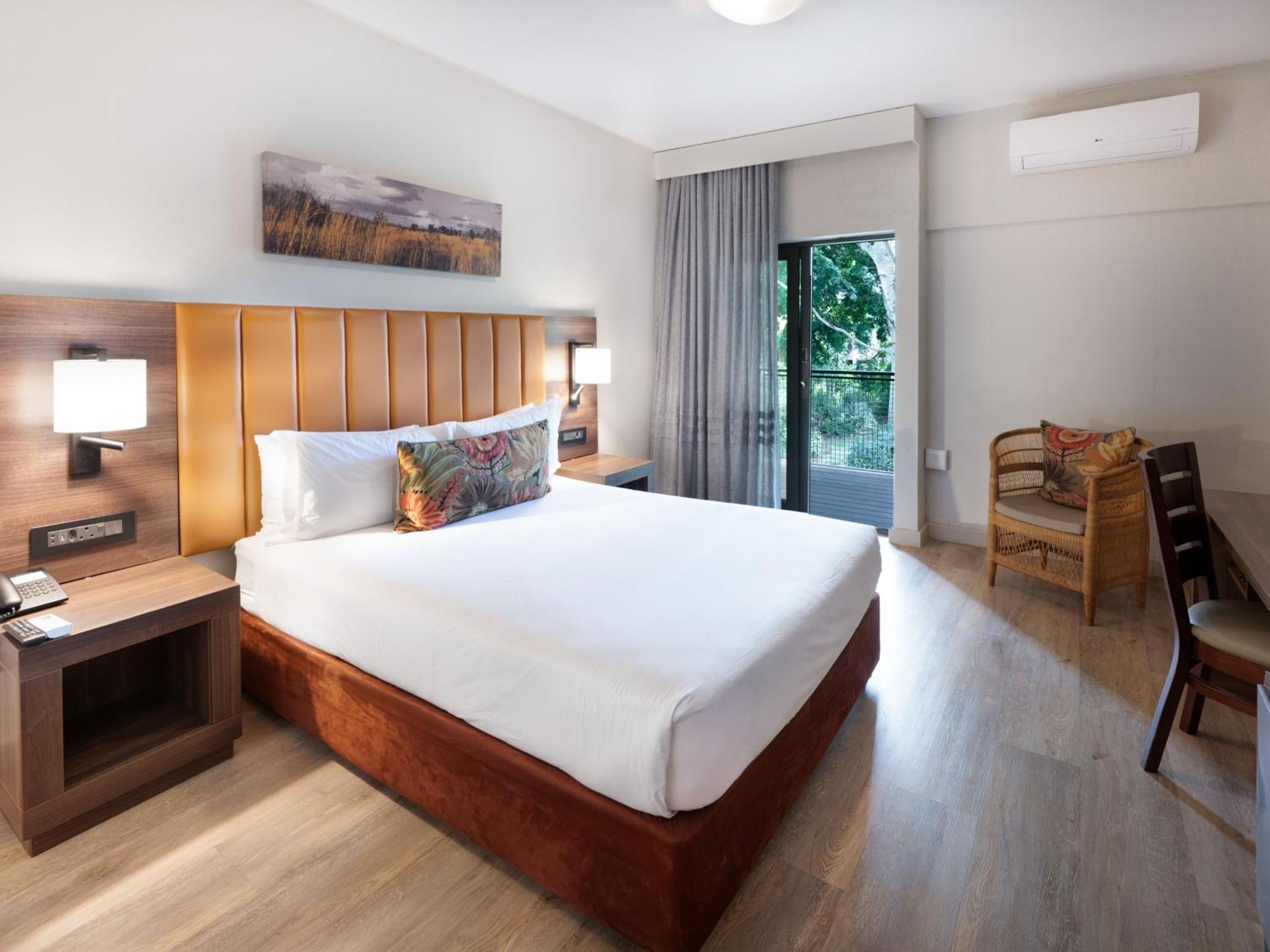Anew Hotel Хлухлуве Екстериор снимка
