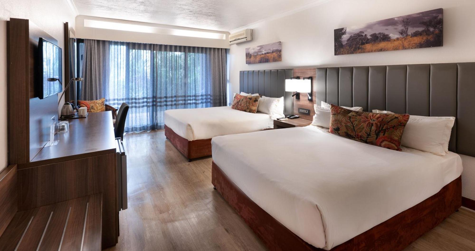Anew Hotel Хлухлуве Екстериор снимка