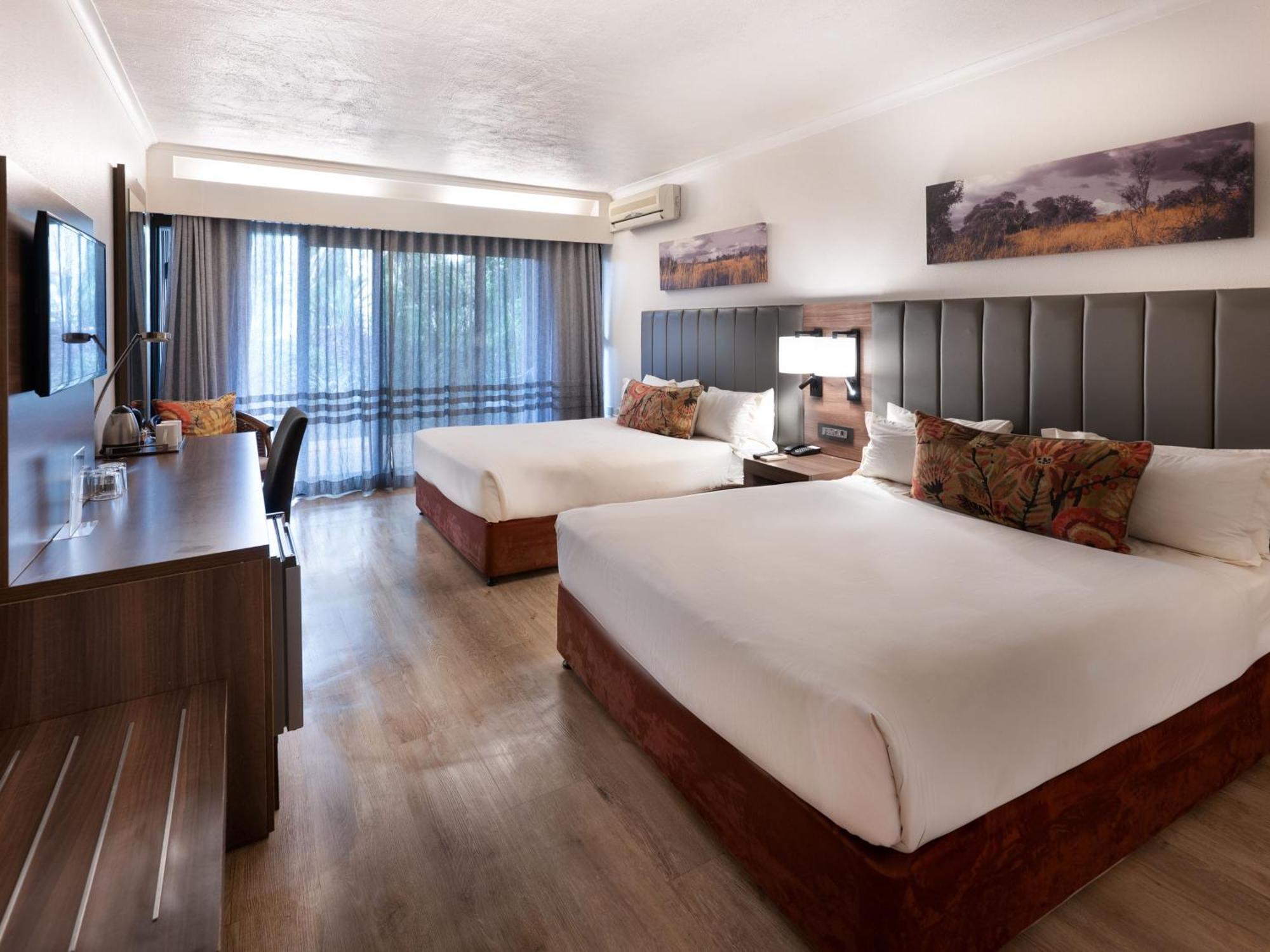 Anew Hotel Хлухлуве Екстериор снимка